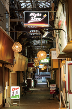 レトロでアートな<br>
            街並み